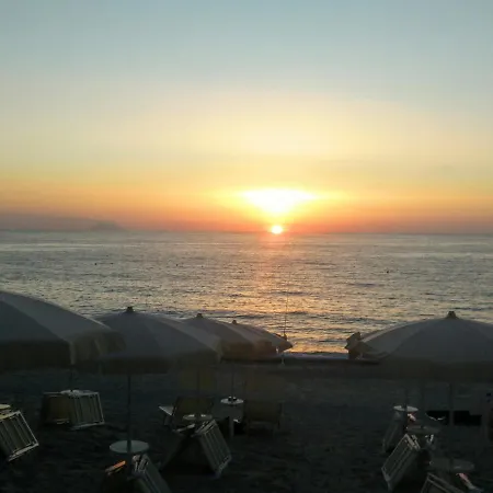 Residenza Mediterranea Apartahotel 3*